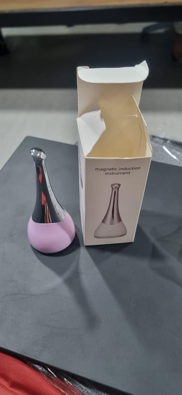 Munafa Quick Freeze Ice Roller for Face